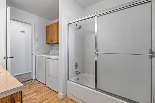 Building Photo - Fresh 2 Bed unit with giant yard, covered ...