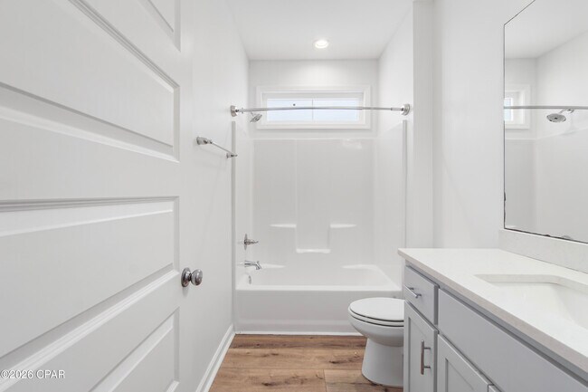 Building Photo - 413 Raven Ln