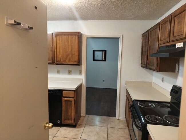 Building Photo - 6300 Mark Ct