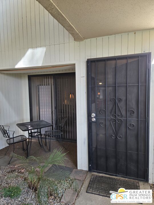 Building Photo - 2810 N Arcadia Ct