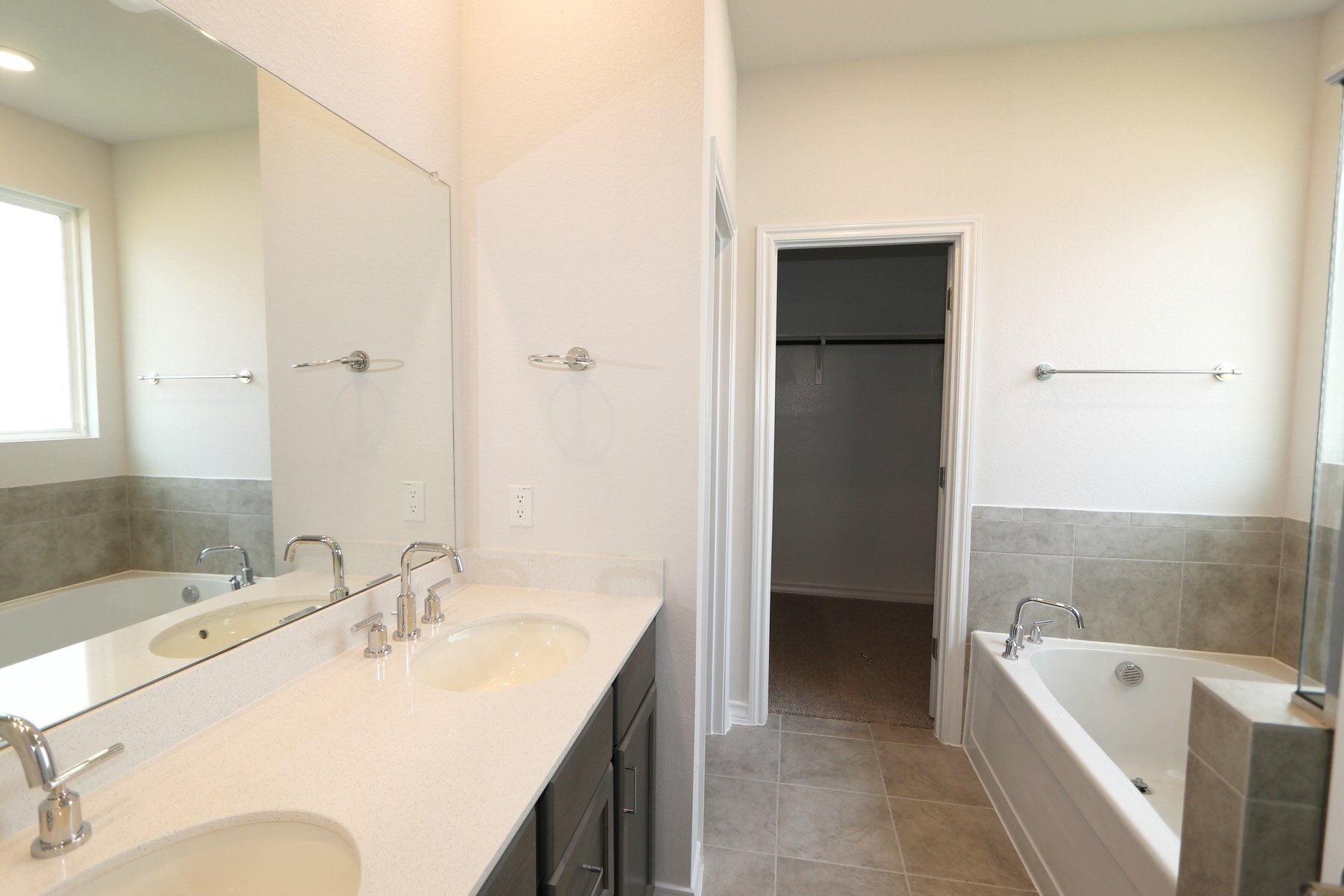 Building Photo - 109 Rampart Lp