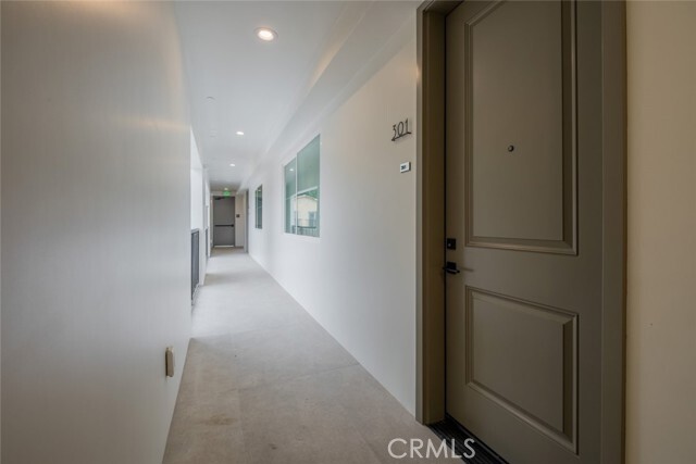 Building Photo - 10218 Fernglen Ave