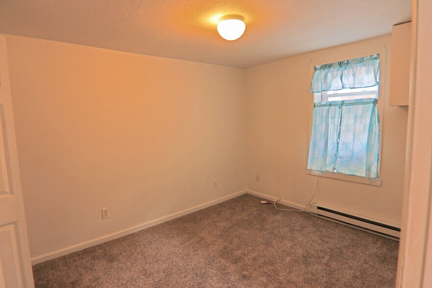 2nd floor bedroom no.3. - 348 Chittenden Ave