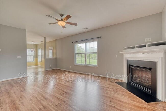 Building Photo - 6201 Black Willow Dr