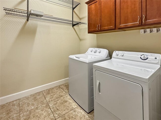 Building Photo - 2864 Eastham Ln