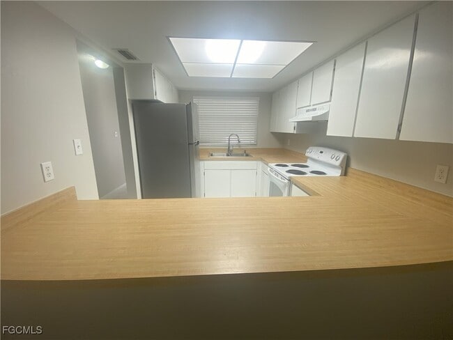 Building Photo - 2258 Iris Way