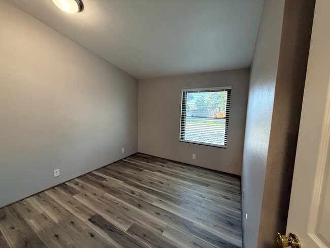 Building Photo - 14203 N 19th Ave