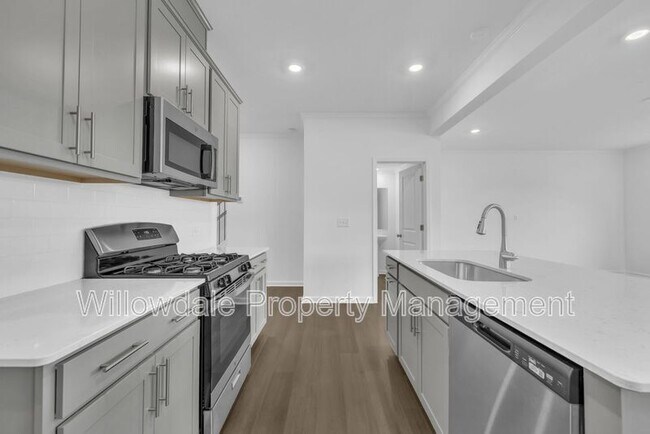 Building Photo - 749 Swim Cave Ln