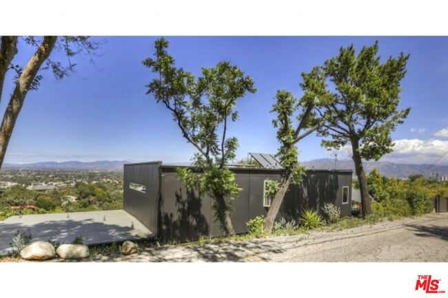 Building Photo - 11462 Laurelcrest Rd