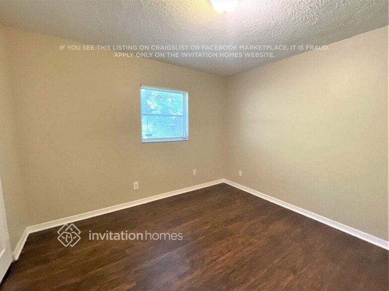 Building Photo - 3207 49th Ave Dr W