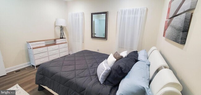 Building Photo - 1516 N Patterson Park Ave