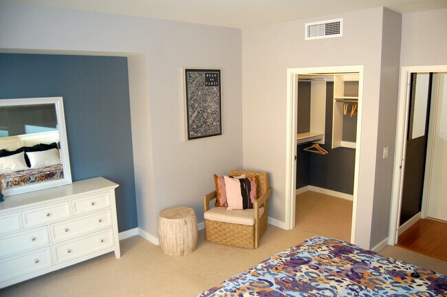 Building Photo - 55 W S Temple