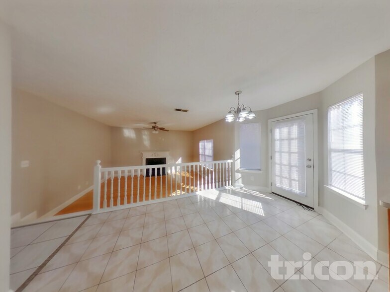 Building Photo - 636 Christina Pl