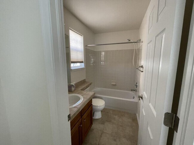 Building Photo - 12965 Banyon Cir