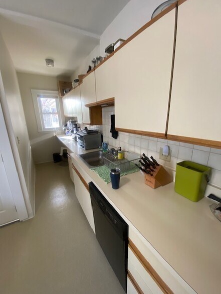 Building Photo - 60 Boyd St