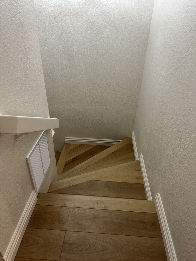 Building Photo - 1893 Cherokee Dr