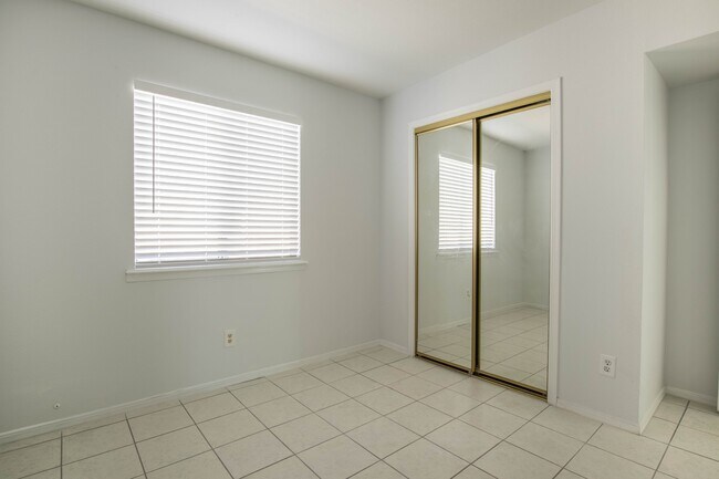 Building Photo - 4831 Jade Pl