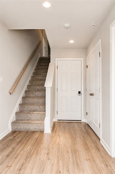 Building Photo - 210 Gress Rd