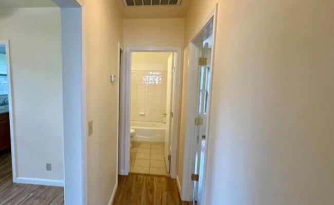 Building Photo - Cute As A Bug 2/1 Tahoe Park Gem!  Please read entire ad for viewings.