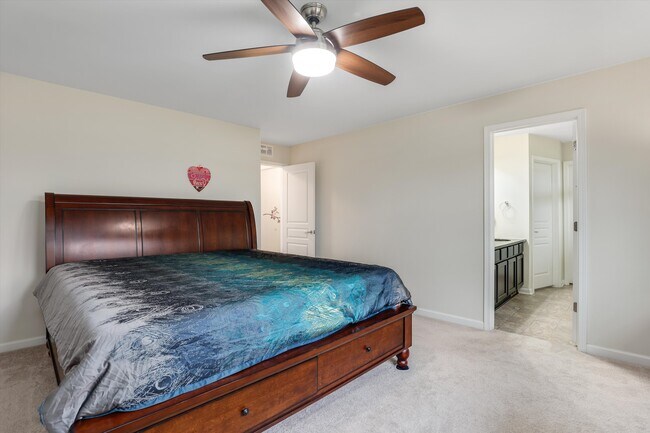 Master bedroom - 6117 Branch Dr
