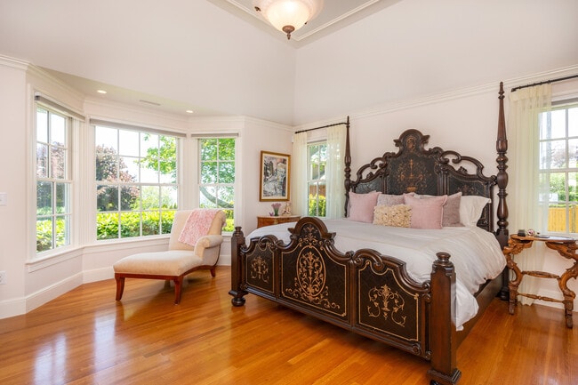 Building Photo - 3 Barclay Sq