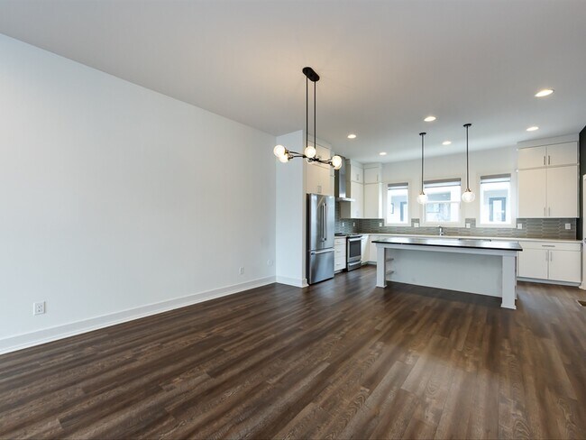 Building Photo - 1207 E 36th St