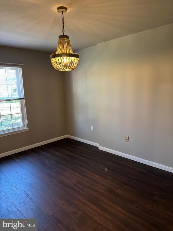 Building Photo - 168 VALLEY GREENE Cir