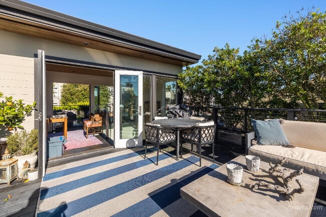 Building Photo - 3228 Washington St