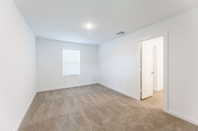 Building Photo - Brand new home in Overlook West!