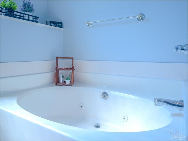 Building Photo - 4986 Vizcaya Dr