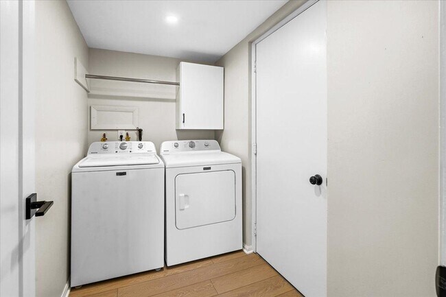 Building Photo - 7375 Freestate Dr