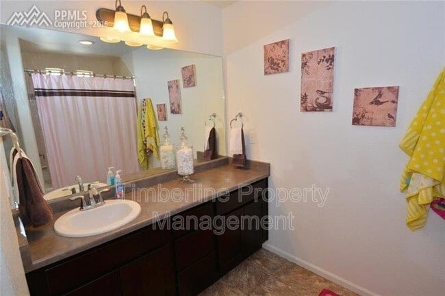 Building Photo - 8075 Longleaf Ln