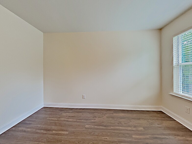 Building Photo - 4005 Birchfield Pl