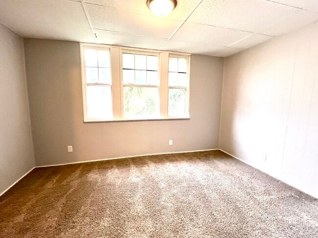 Building Photo - 1601 S Linwood Ave