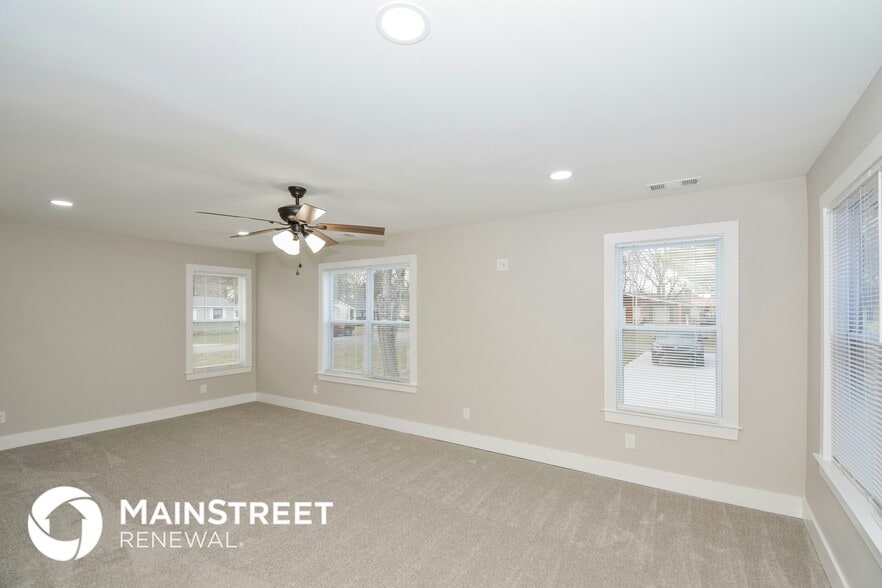 Building Photo - 115 Green Meadow Dr