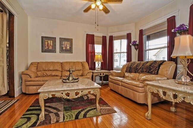 BR2 - 28 Quincy St