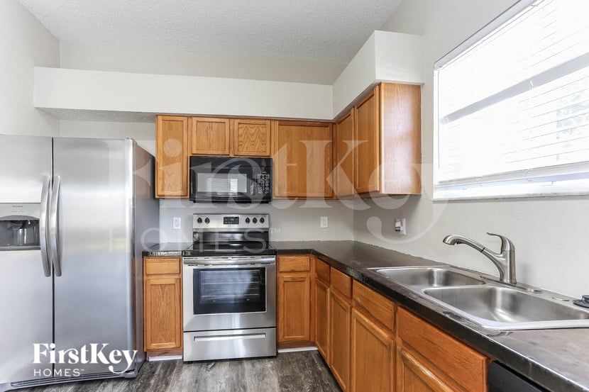 Building Photo - 12607 Longcrest Dr
