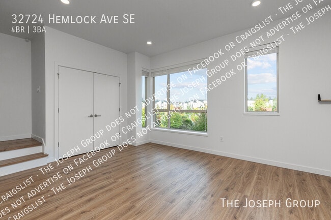 Building Photo - 32724 Hemlock Ave SE