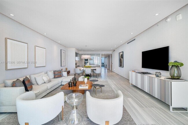 Building Photo - 18975 Collins Ave