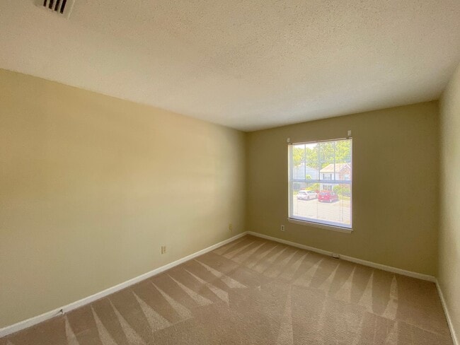 Building Photo - 4001 Whirlaway Ct