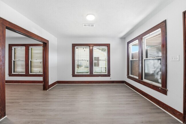 Building Photo - 202 S Magnolia St