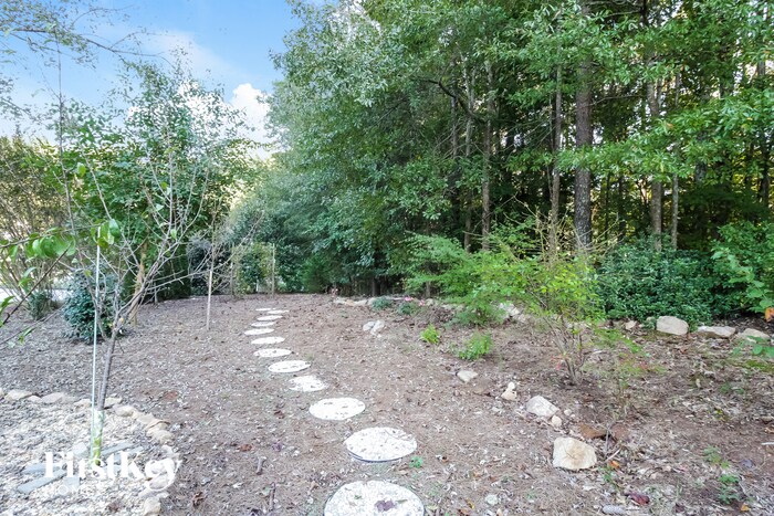 Building Photo - 162 Creekside Bluff