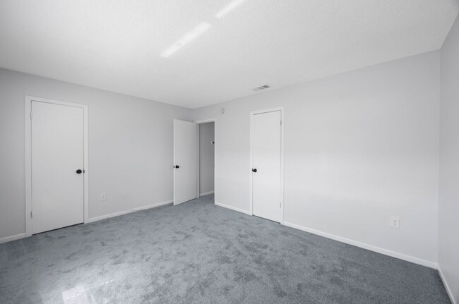 Building Photo - 200 Westwood Terrace N