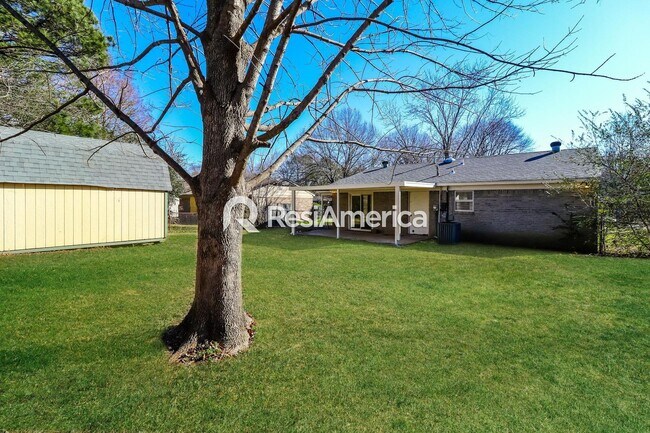 Building Photo - Fully Updated 3BR/1.5B home in Horn Lake