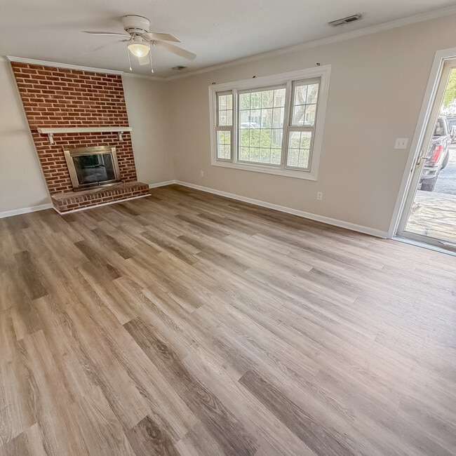 Building Photo - 2903 Cedar Creek Rd