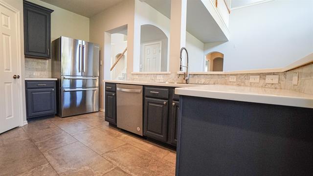 Building Photo - 2210 Garden Crest Dr
