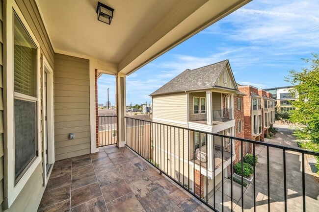 Building Photo - 1607 W Dallas St