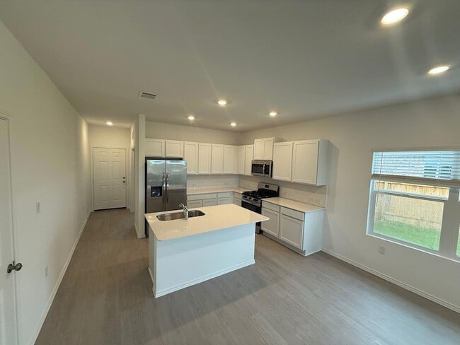 Building Photo - 109 Imola St
