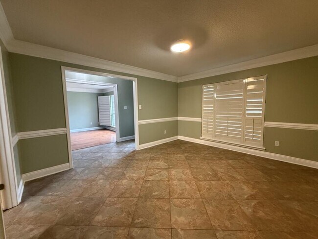 Building Photo - 2065 Juniper Dr