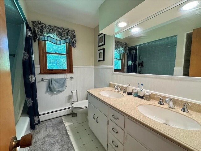 Building Photo - 7 Exeter Dr